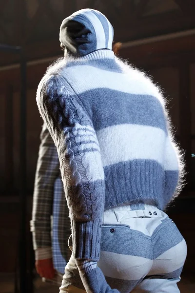 Look 60